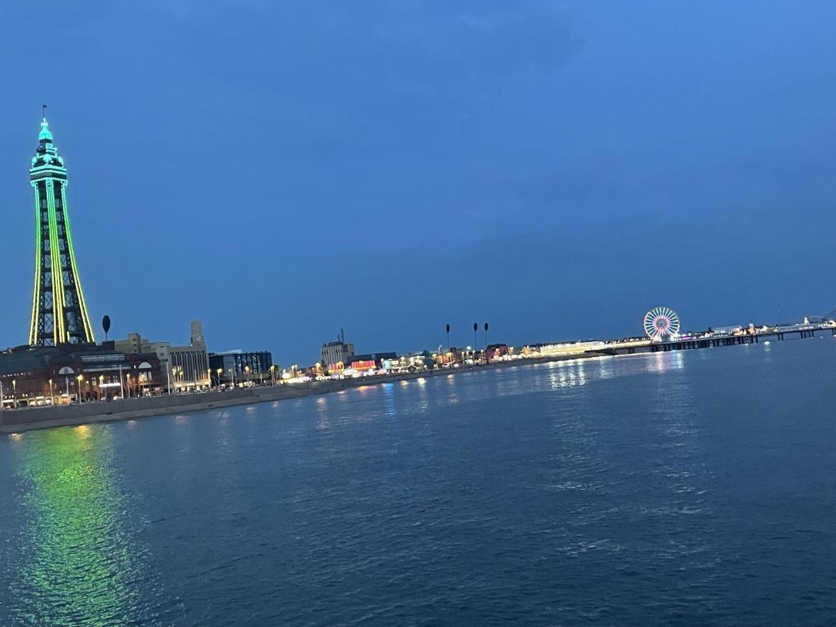 Lovely 2-Bed Apartment In Blackpool Secret House Exteriör bild
