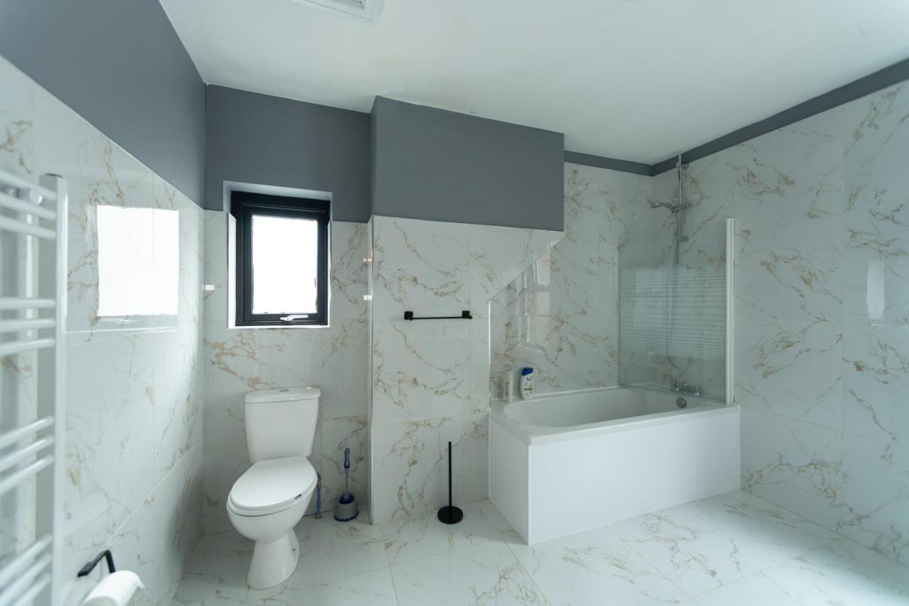Lovely 2-Bed Apartment In Blackpool Secret House Exteriör bild