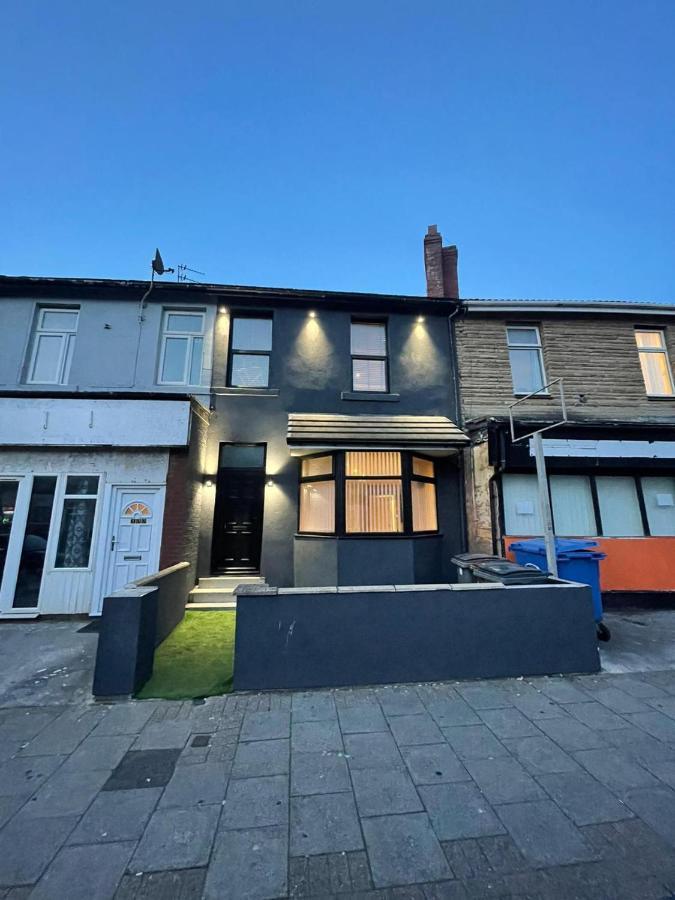 Lovely 2-Bed Apartment In Blackpool Secret House Exteriör bild